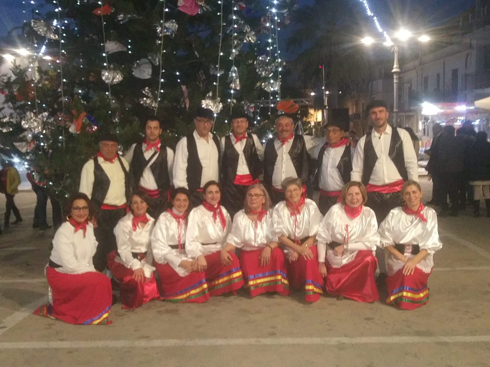 Esperienza Unica con il Gruppo Folcloristico di Trappeto a Villa Nunziatella - Immagine 1