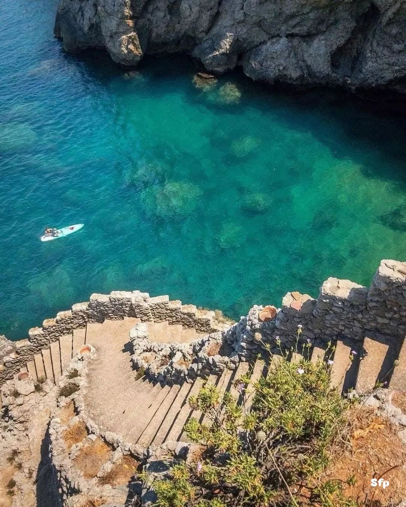 Scopri la Magia della Baia di San Cataldo a Trappeto: Una Guida Completa - Immagine 1